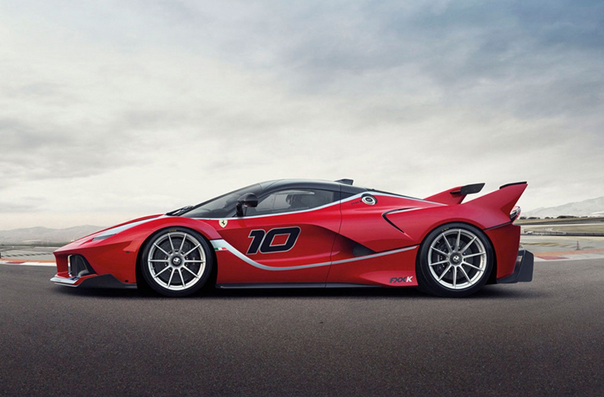 Manh thu “lai” Ferrari FXX K day kheu goi da lo dien-Hinh-3